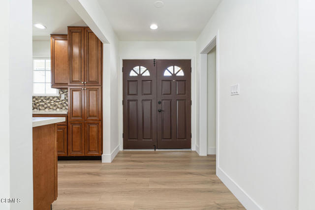 Building Photo - 8536 Tampa Ave