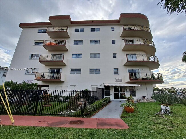 Primary Photo - 7150 Indian Creek Dr