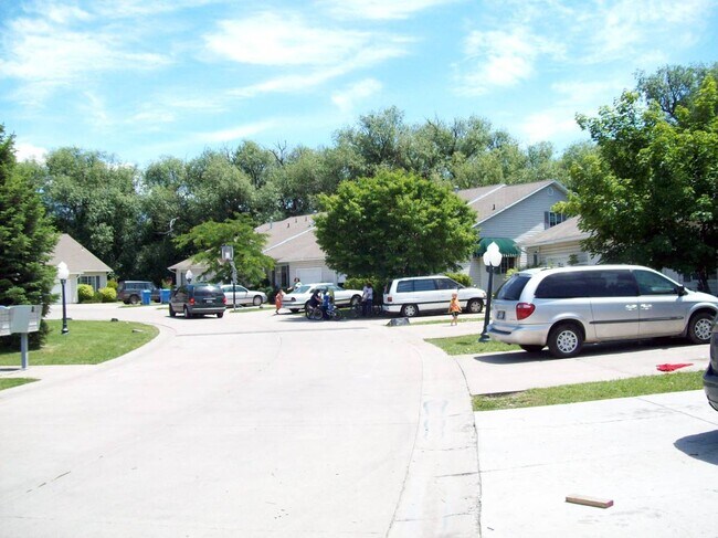 Building Photo - 190 W 700 N