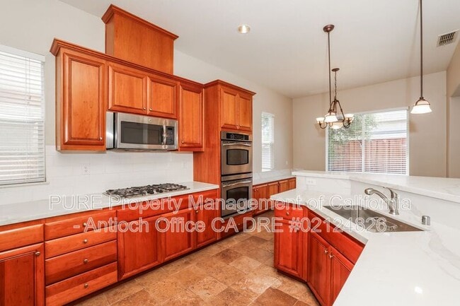 Building Photo - 5593 McFarlan Ranch Dr