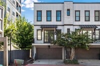 Building Photo - 743 Taylor Ct