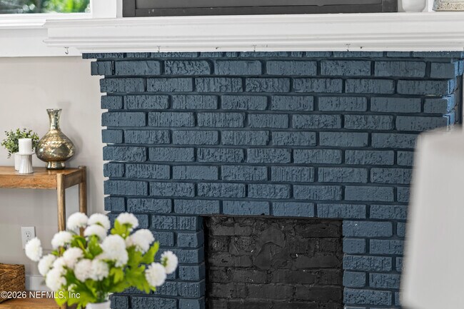 Building Photo - 2843 Oak St