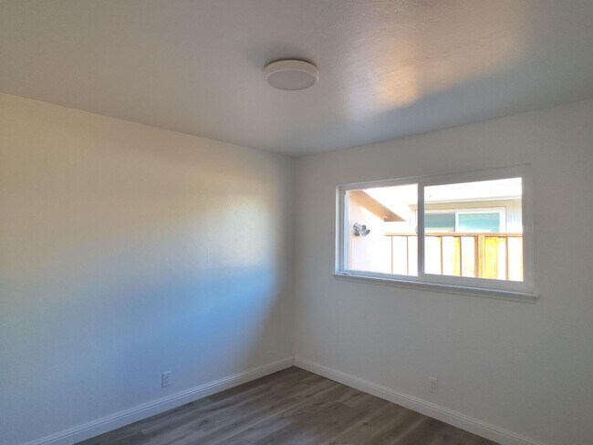 Building Photo - 6912 Bollinger Rd