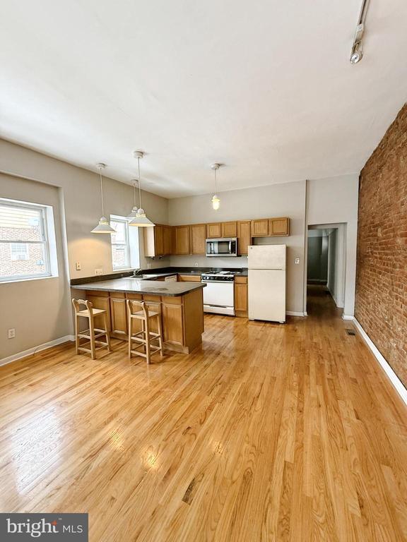 Building Photo - 1625 S 9th St