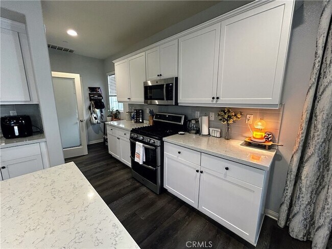 Building Photo - 631 S Brampton Ave