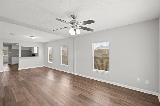 Building Photo - 419 N Parrish St