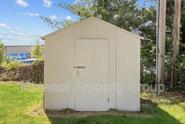 Building Photo - 23 Juno Dr