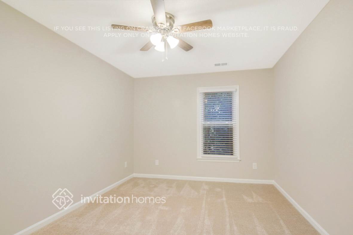 Building Photo - 305 Durington Pl