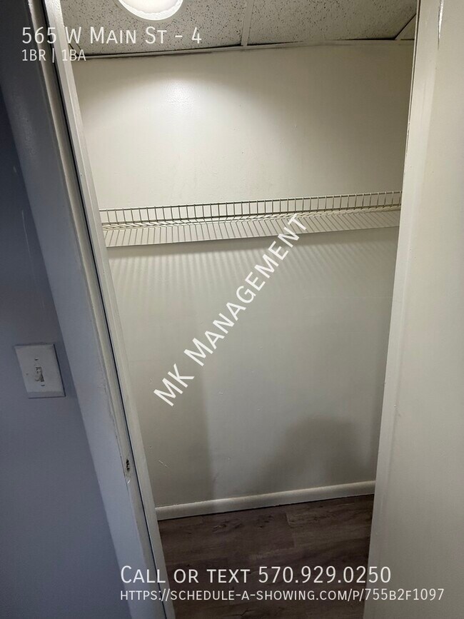 Building Photo - 565 W Main St