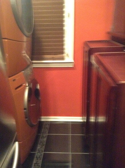 Building Photo - 241 E Township Line Rd