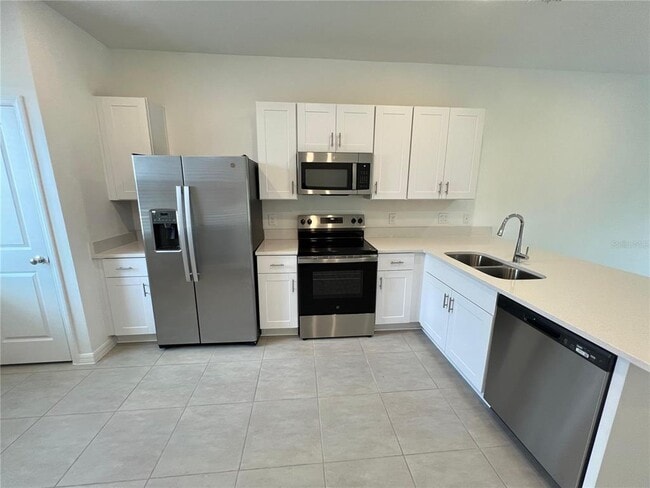 Building Photo - 3081 Skyline Lp