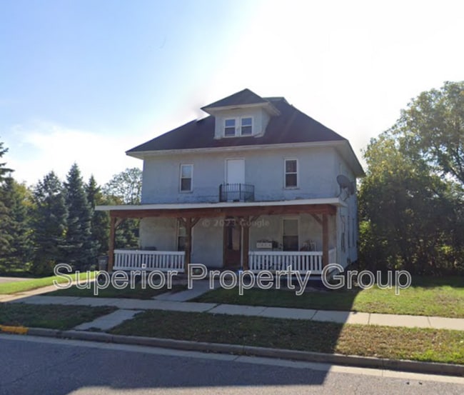 Primary Photo - 532 E Cook St