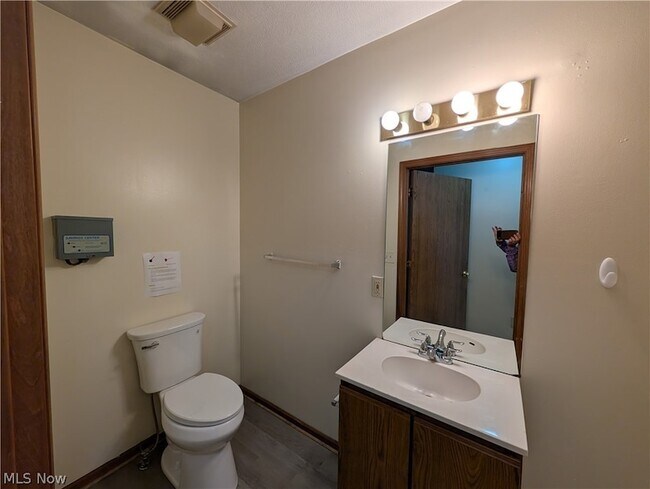 Building Photo - 1563 Whitehall Blvd