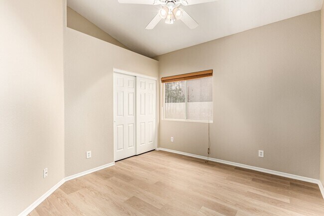 Building Photo - Beautiful 3 bedroom home in Ahwatukee Foothills with sparkling pool!