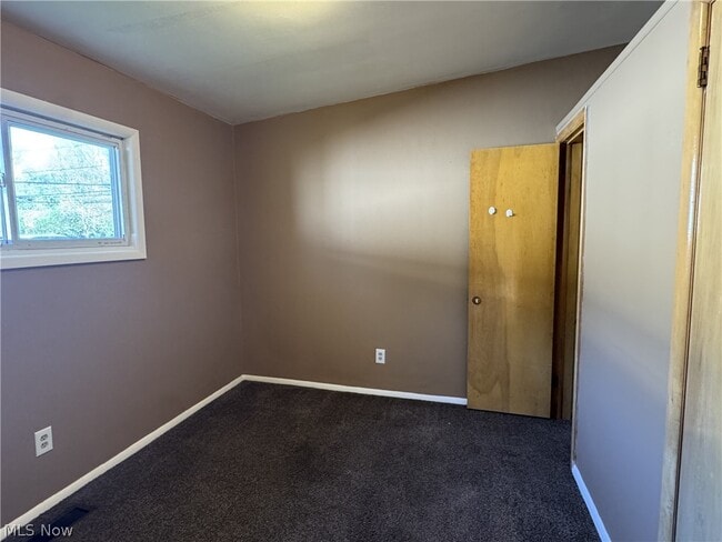 Building Photo - 2350 Newton St