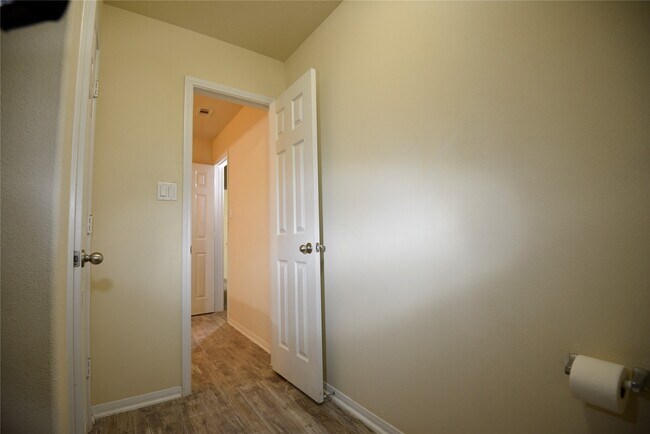 Building Photo - 9997 Hyacinth Way