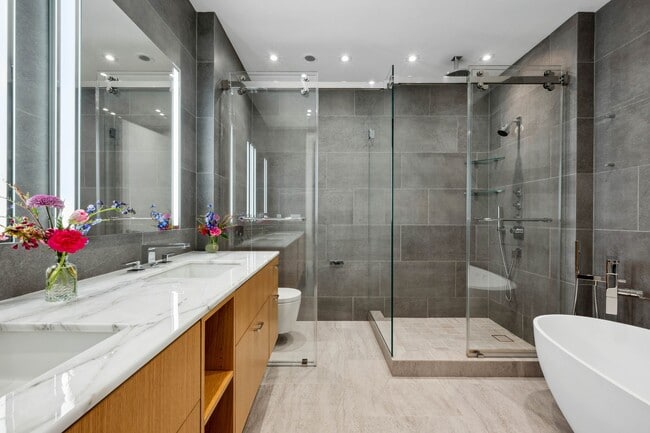 Building Photo - 1 Main St