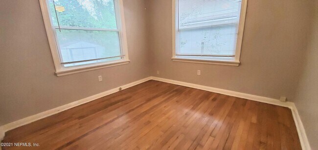 Building Photo - 1123 Brierfield Dr