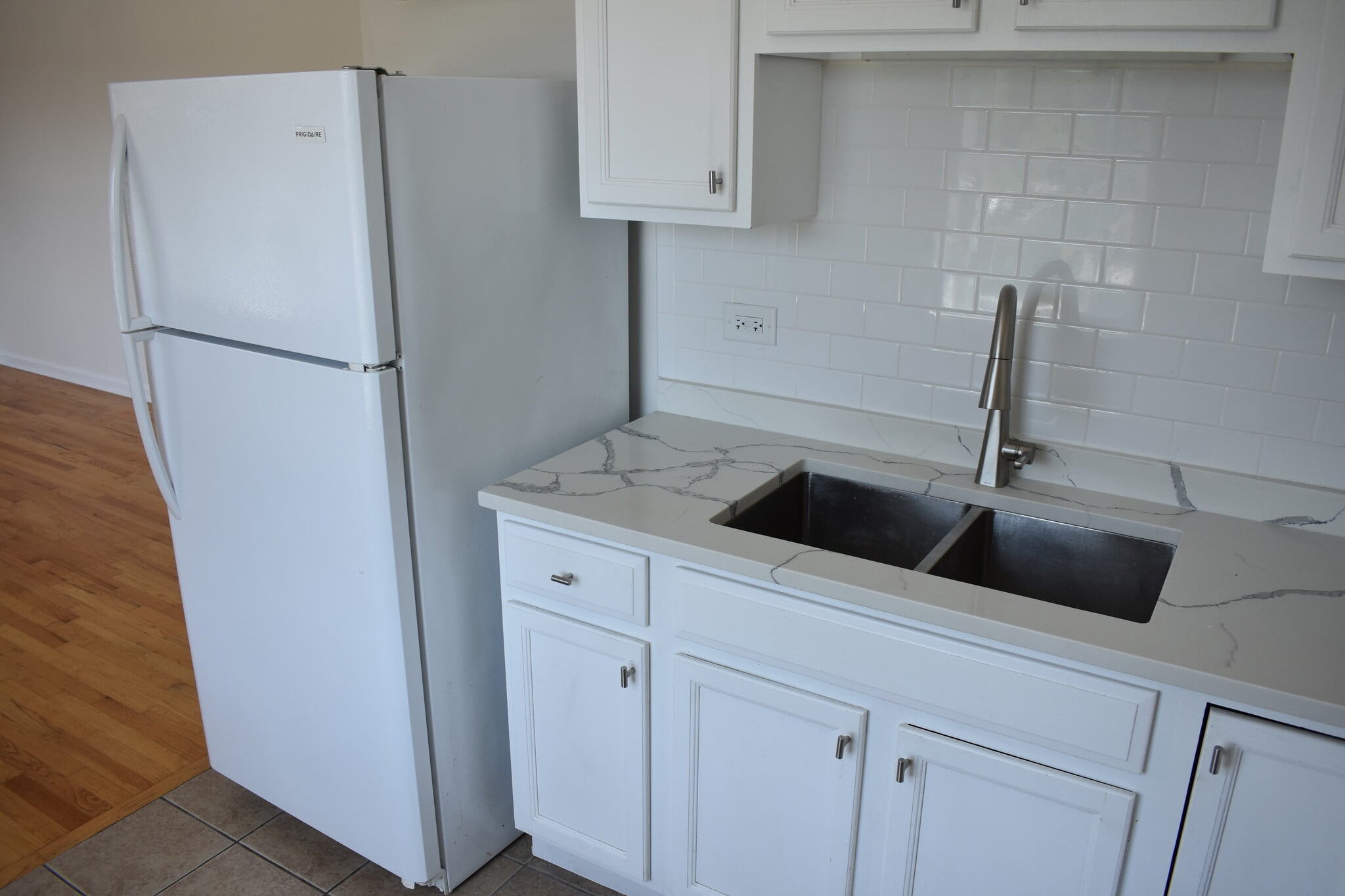 Kitchen - 3906 W Belmont Ave