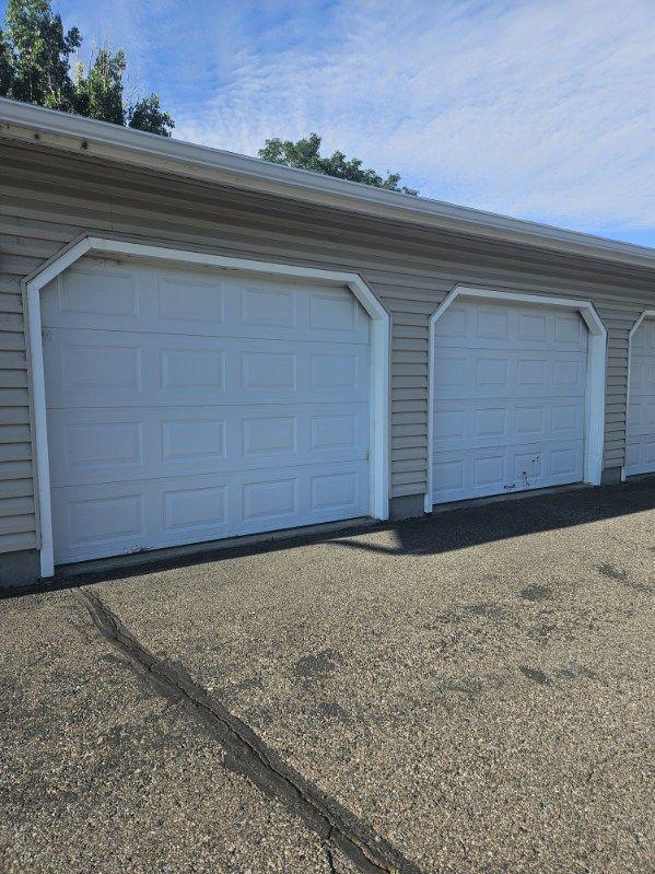Building Photo - 3 bedroom in Billings MT 59102