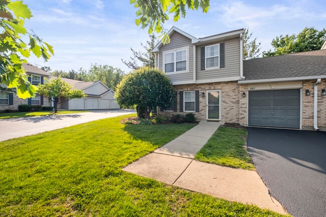 Building Photo - 1081 N Village Dr