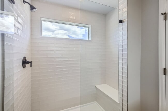 Building Photo - 2234 Walbridge Rd