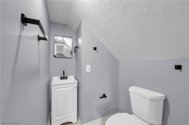 Building Photo - 4684 W 158th St