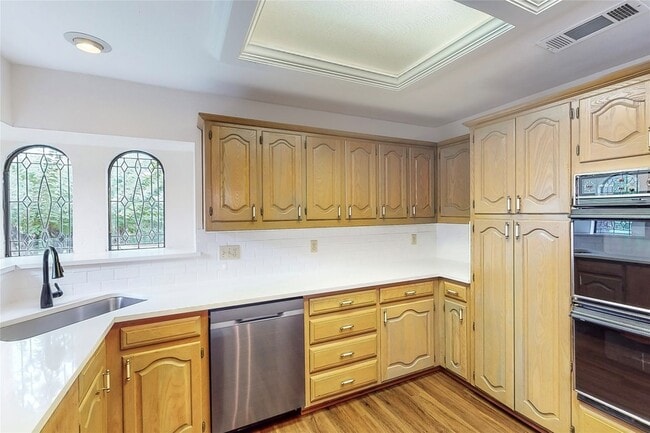 Building Photo - 7504 Summitview Dr