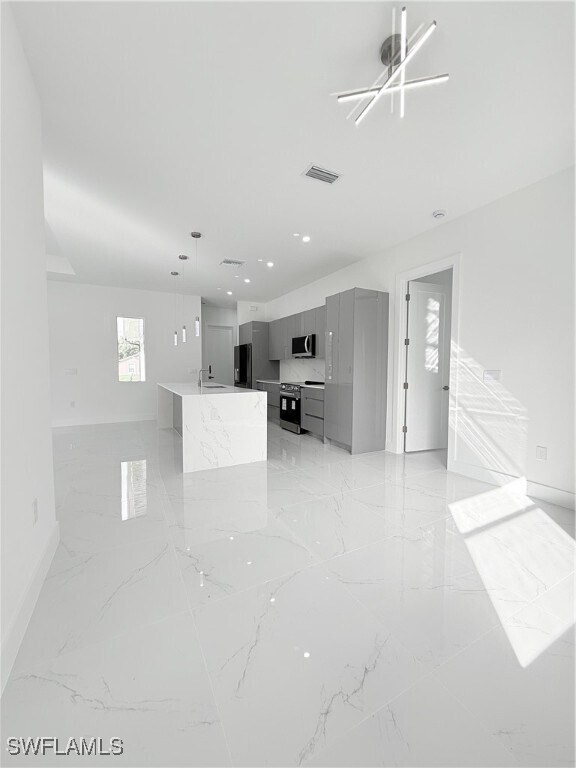 Building Photo - 702 Zemil Ct