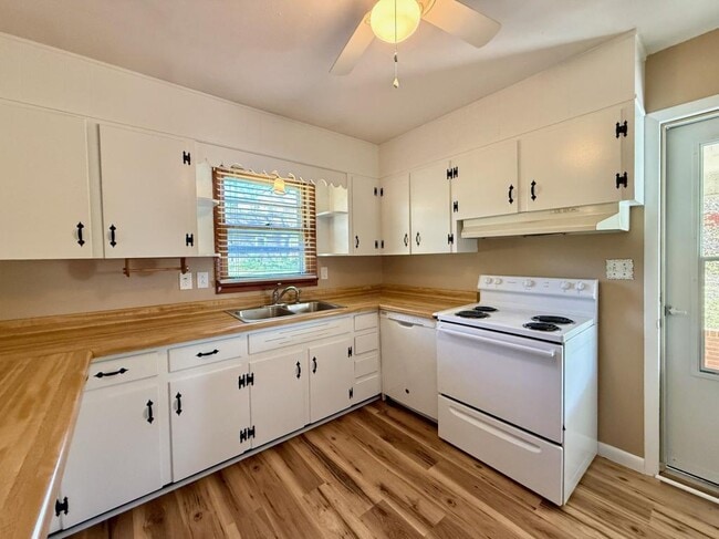 Building Photo - 180 Decatur St