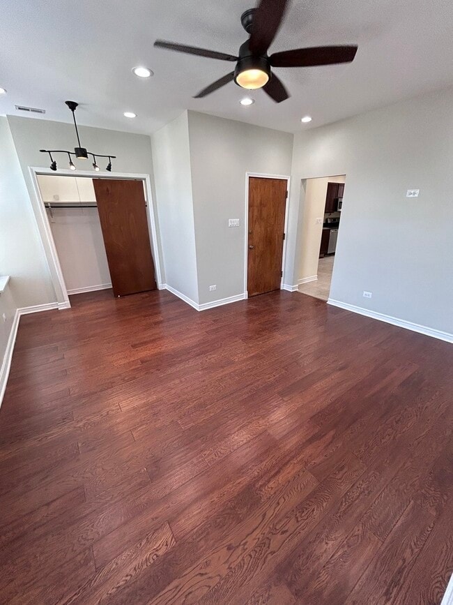 Building Photo - 720 N Throop St