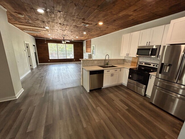 Building Photo - 1245 Kayton Ave