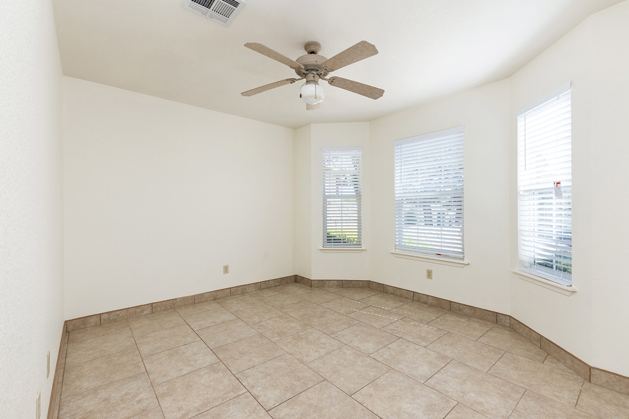 Building Photo - 2357 Saturn Cir