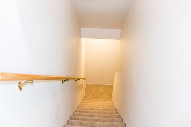 Building Photo - Garfield Duplex 5