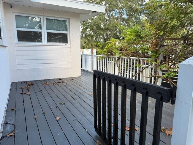 Building Photo - 602 8th St