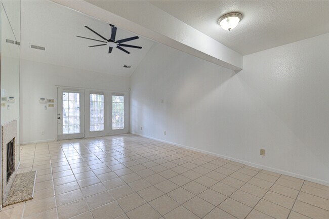 Building Photo - 16800 Sugar Pine Dr