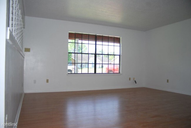 Building Photo - 3 br, 2 bath House - 2322 Norris Cir