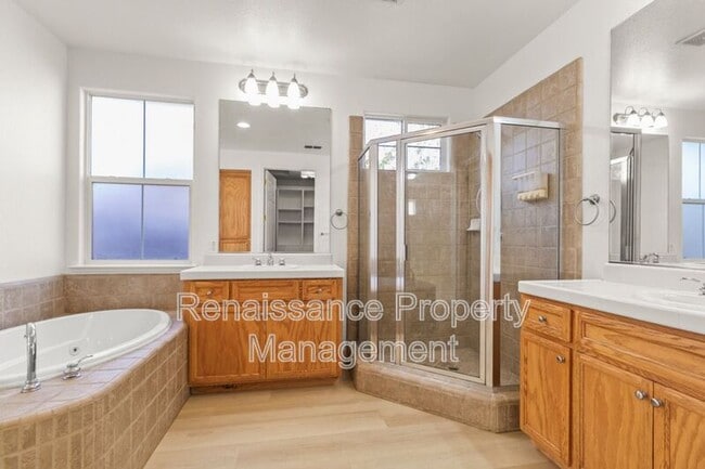 Building Photo - 1801 Riverview Ave