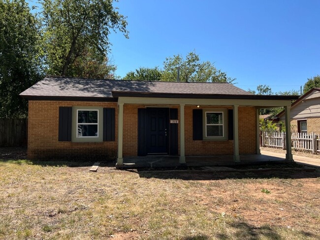 Building Photo - Fully Remodeled Home In Great Area Near Tinker AFB