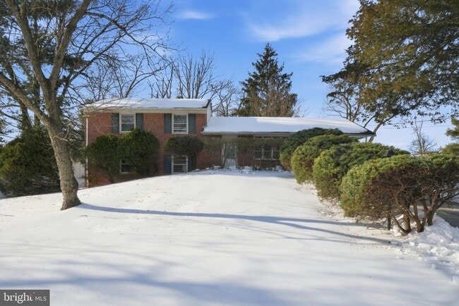 Building Photo - 6427 Pima St