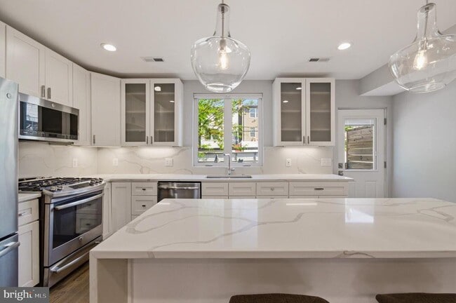 Building Photo - 925 Delafield Pl NW