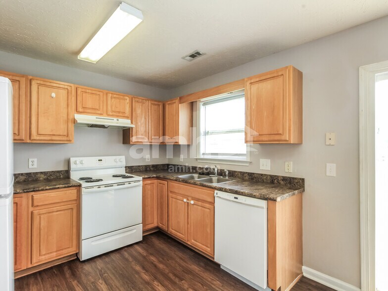 Building Photo - 135 Belvedere Dr