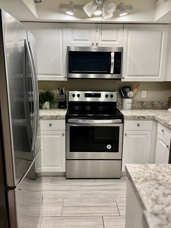 Building Photo - 4137 Crossroads Pl