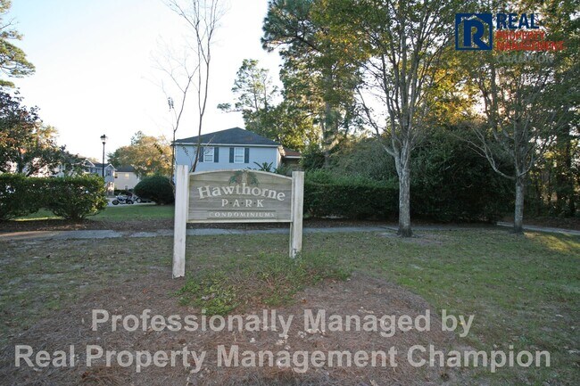 Building Photo - 3 BD/2 BA Upper Unit Condo in Hawthorne Pa...