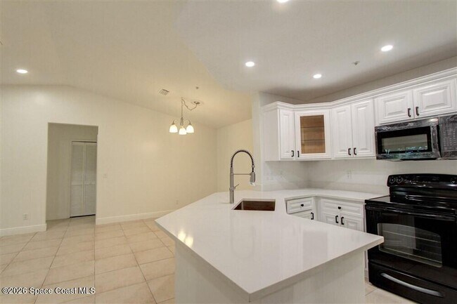 Building Photo - 7667 N Wickham Rd