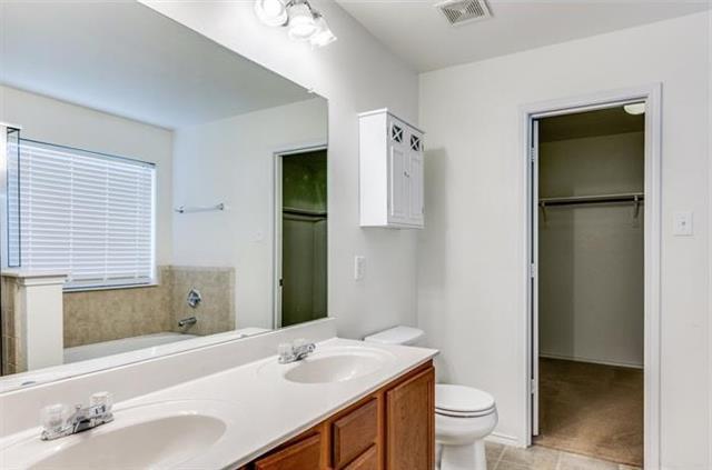 Building Photo - 8825 Sun Haven Way