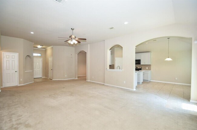 Building Photo - 2022 Haven Springs Ln