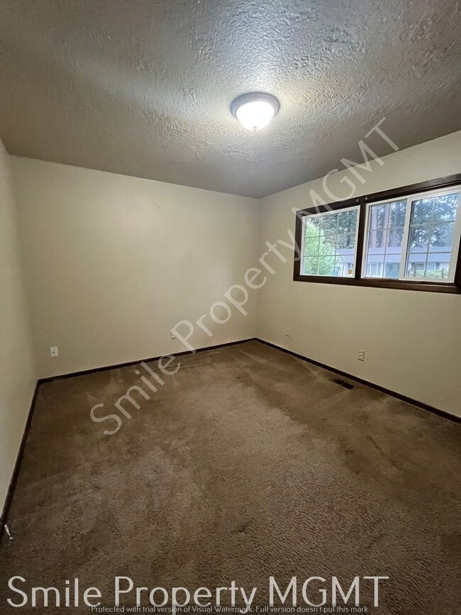 Building Photo - single house