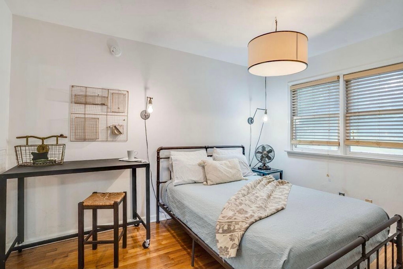 Building Photo - 360 S Franklin Blvd