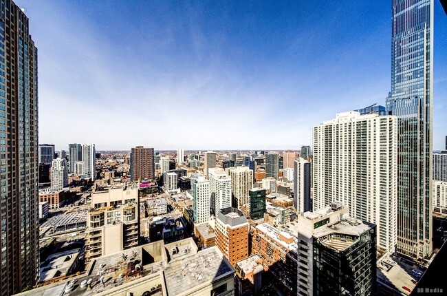 Building Photo - 10 E Ontario St